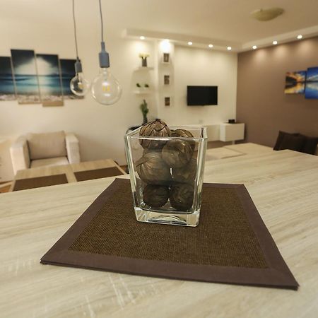 Modern Apartment With Free Parking Нови-Сад Экстерьер фото