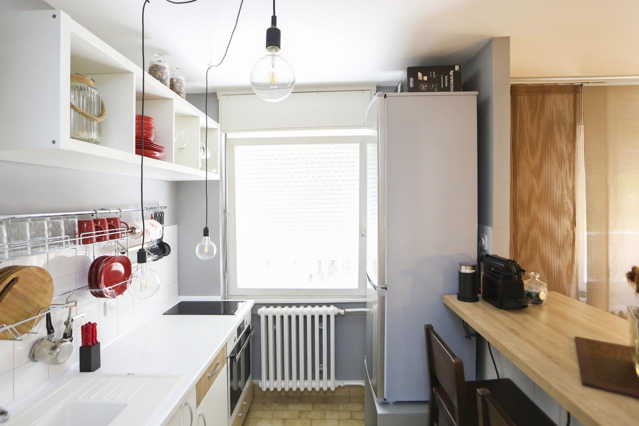Modern Apartment With Free Parking Нови-Сад Экстерьер фото