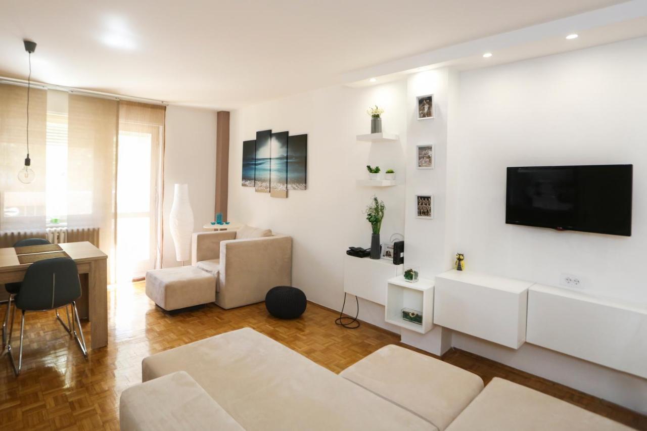 Modern Apartment With Free Parking Нови-Сад Экстерьер фото